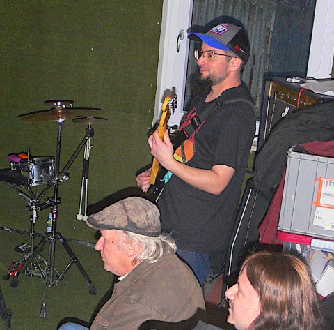 Ellis und Kevin mit Band